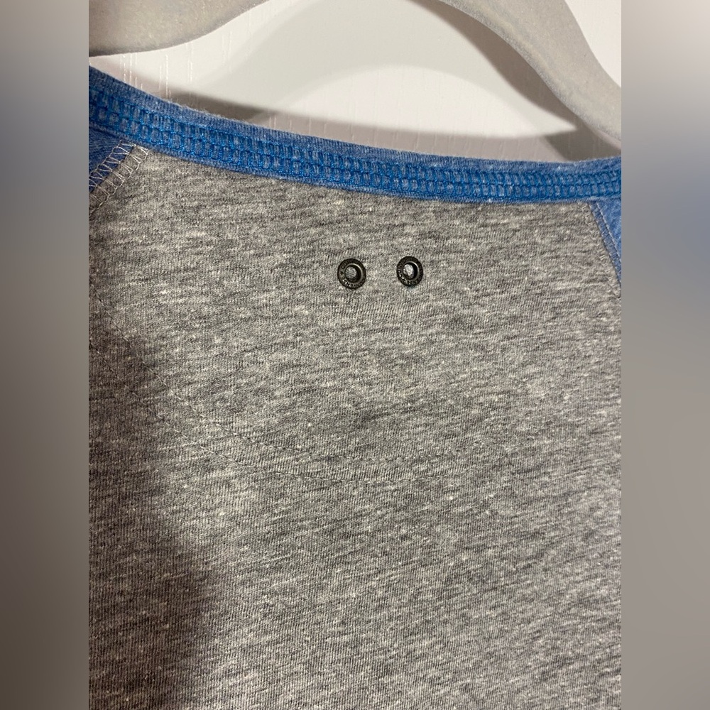 NEW Y2K Converse 3/4 Sleeve Raglan Henley Tee Heather Gray and Blue Large - Picture 3 of 6